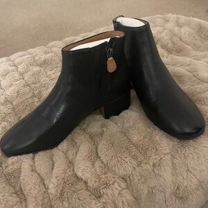 Gentle Souls “Ella” Boots- size 7- NEW